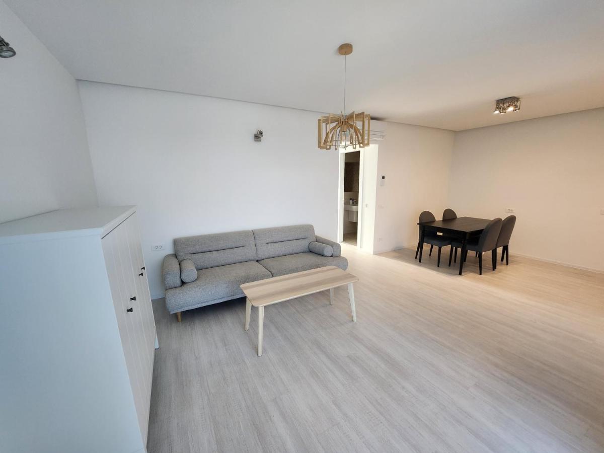 Grand Look & Best Location For Business On Bukarest Exterior foto
